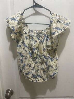 A New Day Floral Puff Sleeve Peasant Top in Cream and Blue XS